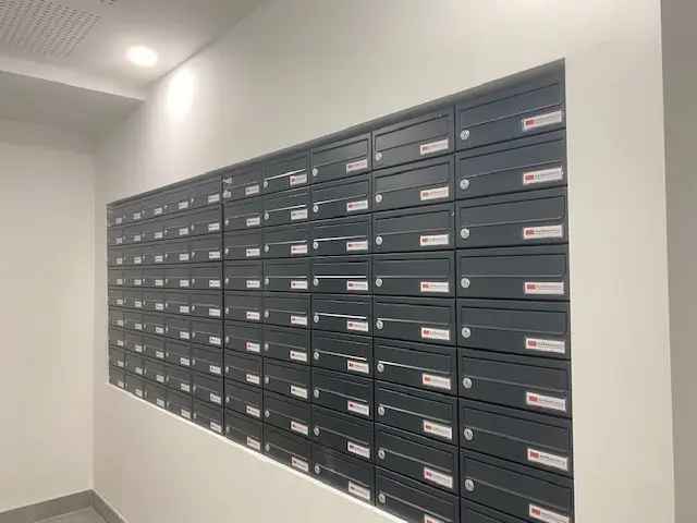 Modern Executive Furnished Apartment City Centre Parking Available