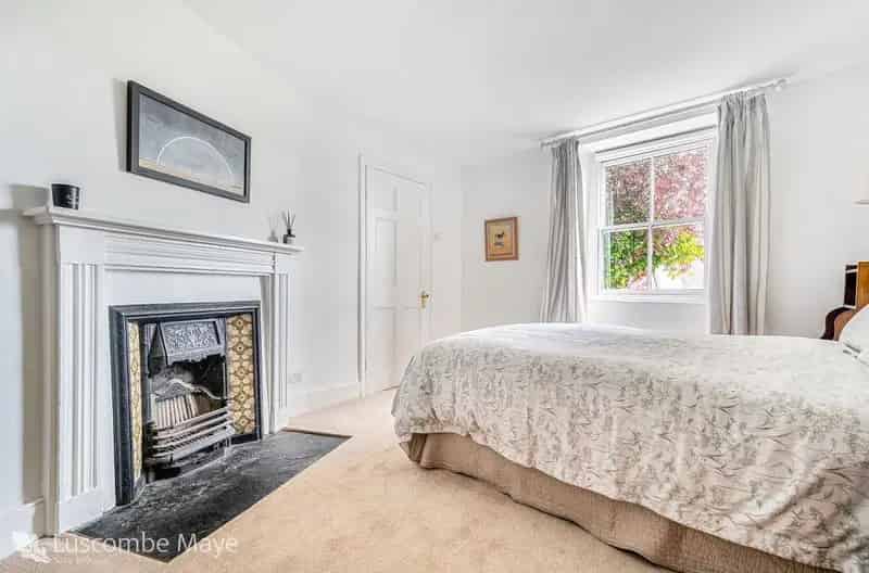 2 Bed Ground Floor Apartment Totnes Town Centre Garden En Suite