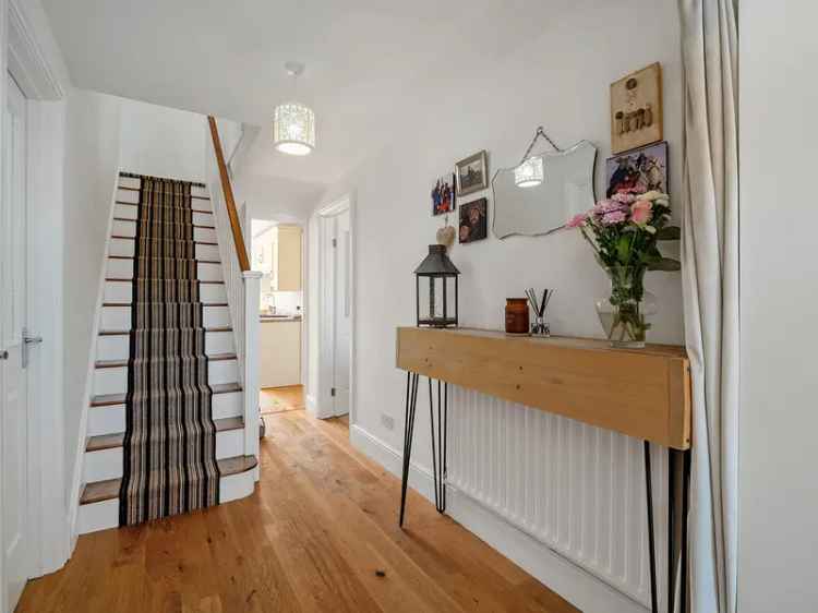 4 Bedroom Detached House For Sale Modernized Family Home