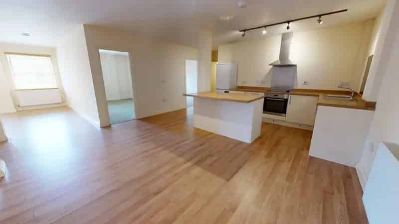 2 Bedroom Flat To Rent Available 25082025