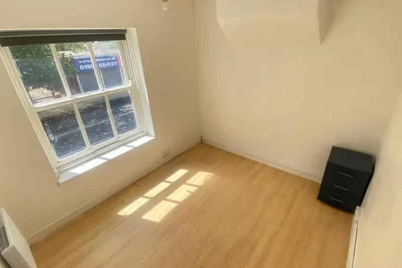 Spacious One Bedroom Flat Sedgley Zero Deposit Available