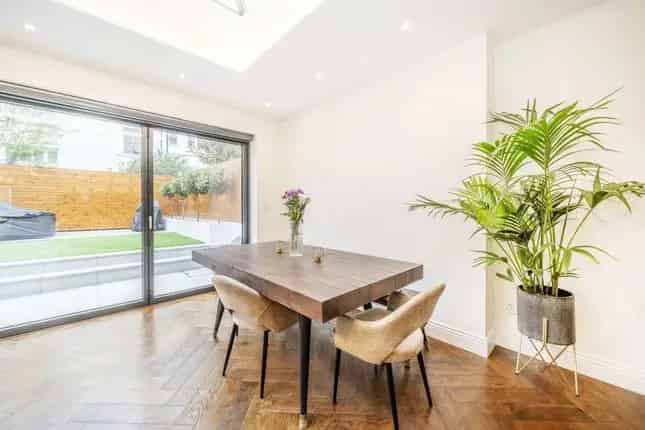 Four Bedroom Family Home in Abbeville Village