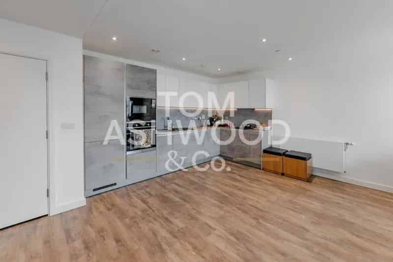2 Bed Flat for Sale in Barking - Modern Apartment with Parking