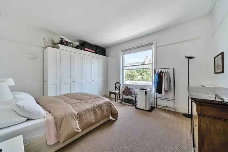1 Bedroom Flat for Sale in Holland Park