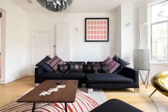 Detached house to rent in Wallingford Avenue, London W10