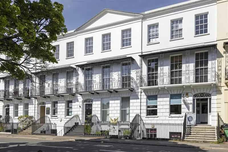 6 Bedroom Townhouse for Sale in Cheltenham
