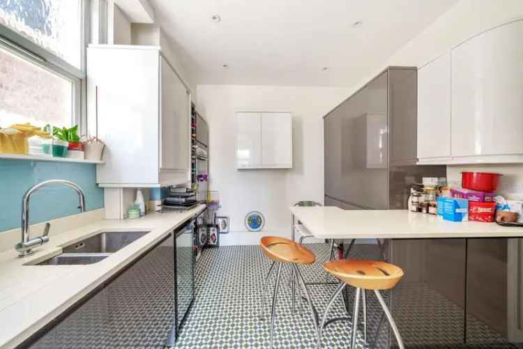 House For Sale in London, England