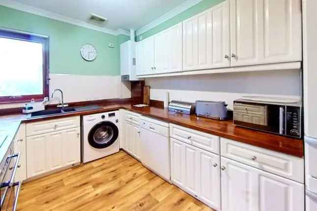 Flat to rent in Balcarres Avenue, Glasgow, Glasgow City G12