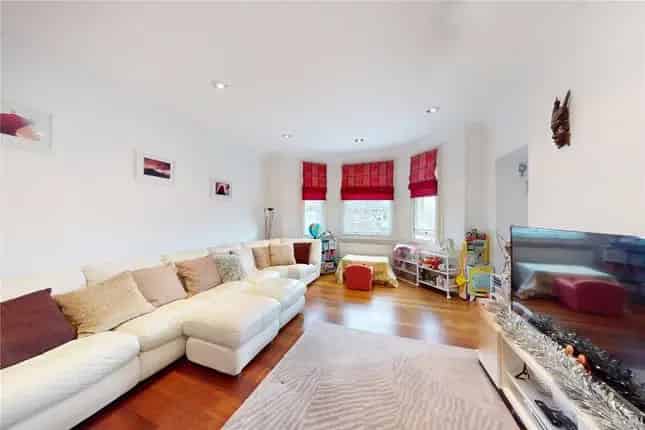 Four Bedroom Family Duplex Apartment Belsize Park NW3