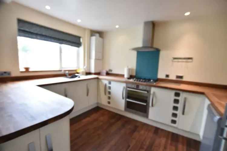 3 Bedroom Mid Terrace House Evesham Worcestershire WR11