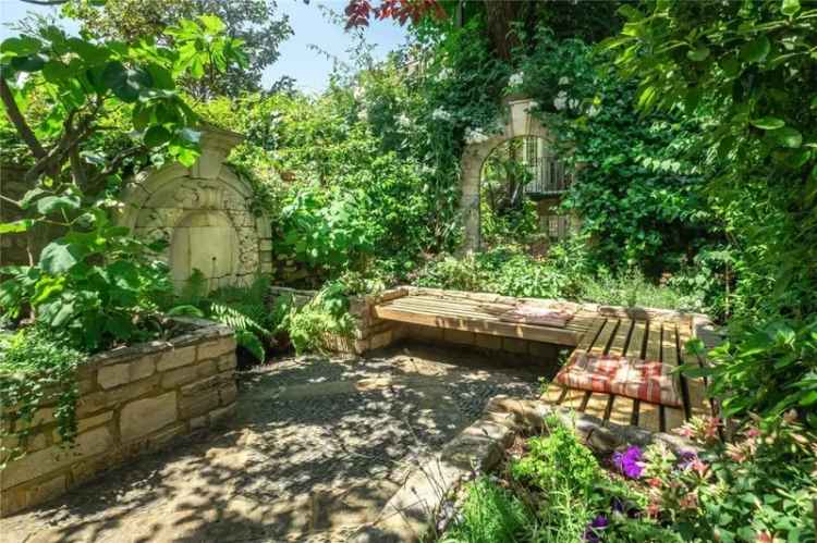 3 Bedroom Georgian Townhouse for Sale in London