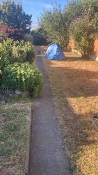 Four Bedroom House Near Train Station and Lakeside Shopping