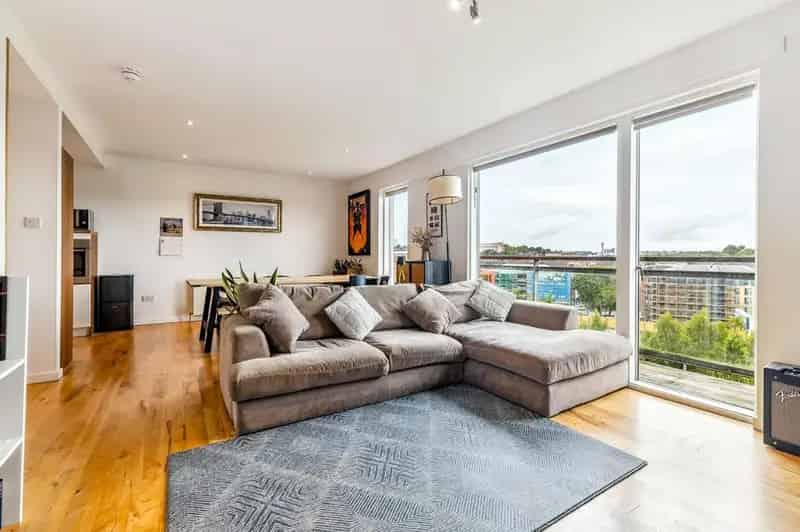 2 Bedroom Apartment for Sale Byres Road Glasgow