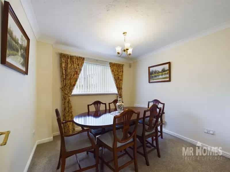 4 Bed Detached House For Sale Large Corner Plot Double Garage
