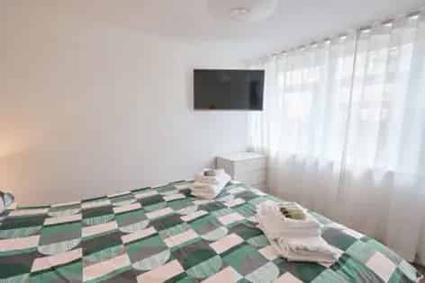 Spacious 1 Bedroom Flat Cardiff 187m²