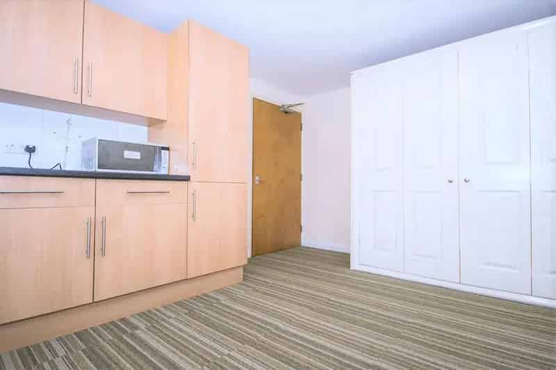 0 Bedroom Studio House to Rent Inclusive of Bills