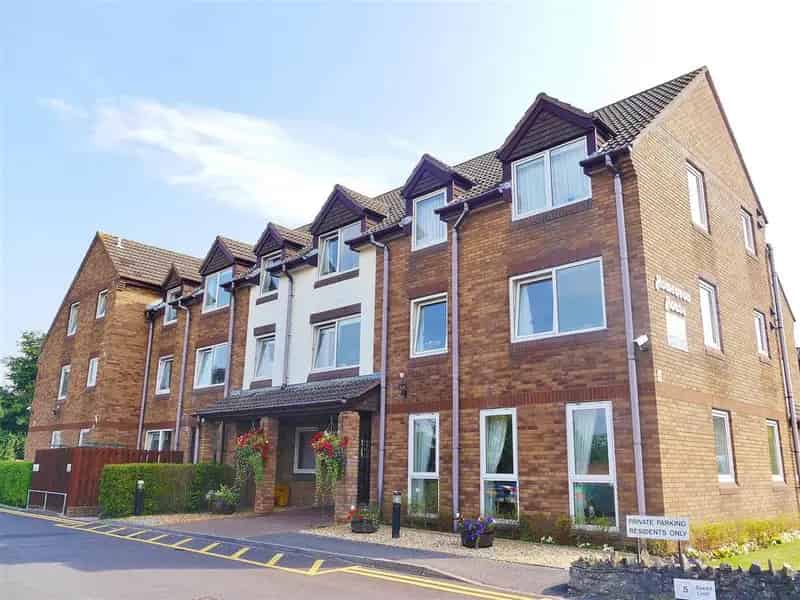 2 Bedroom Retirement Property for Sale