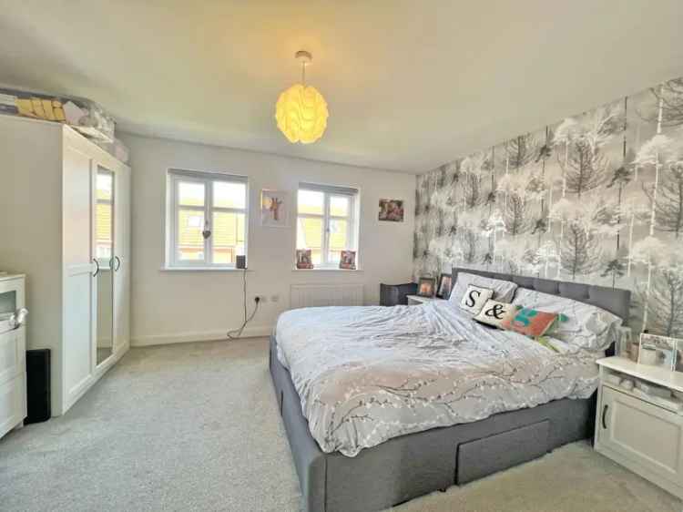 4 Bedroom Townhouse for Sale in Great Denham Bedford
