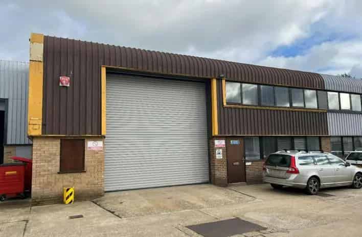 Refurbished Industrial Unit 8 Parking Spaces