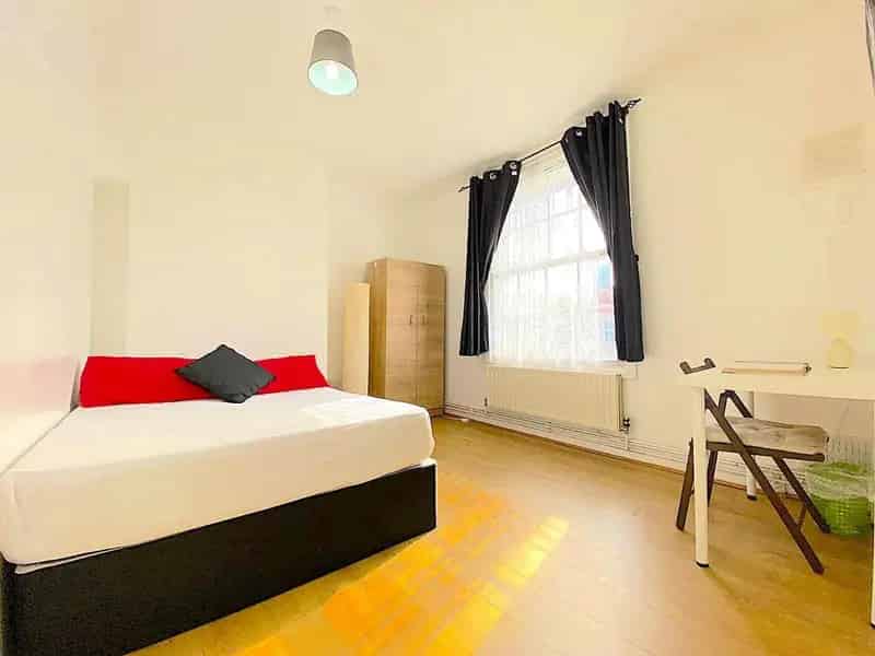 4 Bedroom Flat to Rent in Shadwell - Near DLR Station