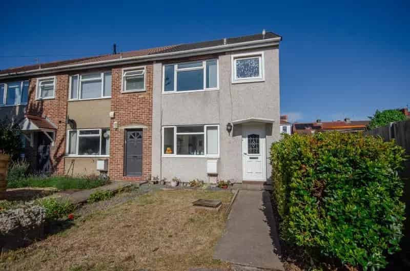 3 Bedroom End Terrace House for Sale Near Page Park
