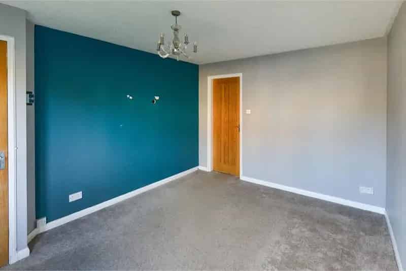 2 Bed Semi Detached House with Garden and Driveway