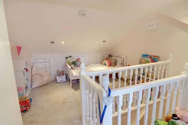 3 Bed Victorian Cottage Near Ascot Station