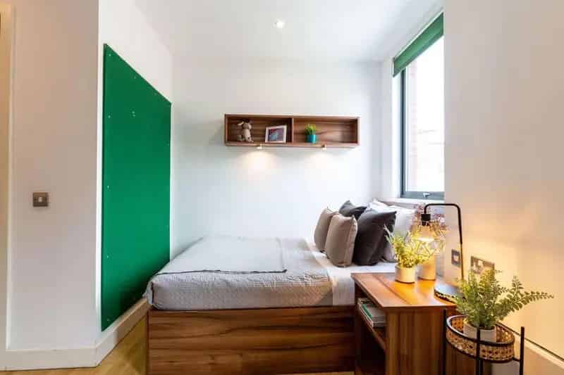 Bristol Student Studio Apartment near University