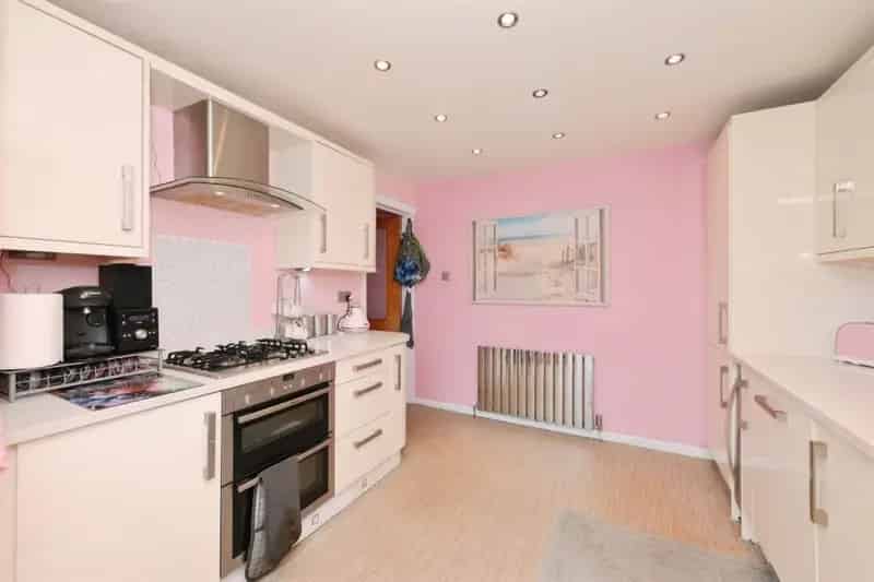 3 Bedroom Semi-Detached House Waltham Abbey