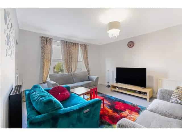 2 Bedroom Cottage Apartment for Sale Stirling
