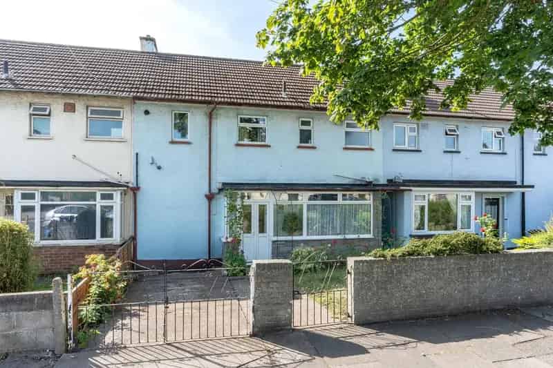 3 Bedroom Terraced House For Sale Near Westbury Village