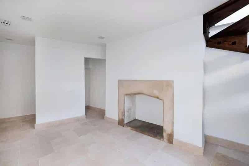 1 Bed Flat for Sale Near City Centre - Recently Refurbished