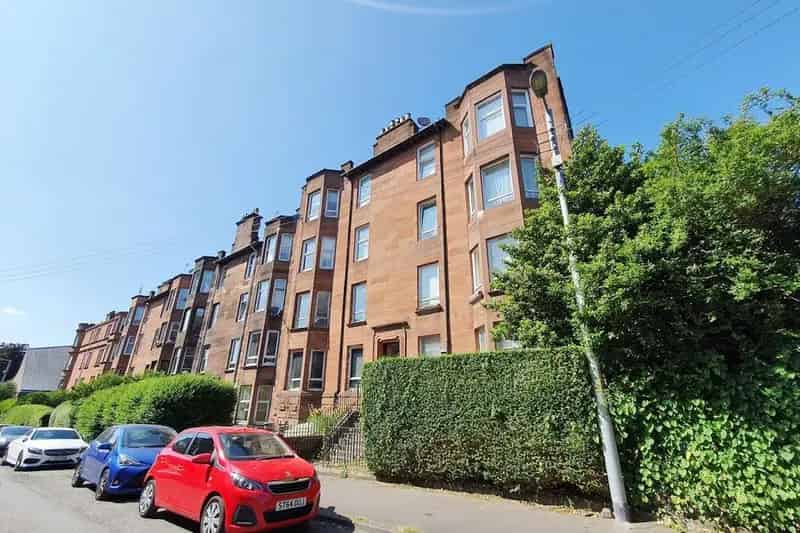 2 Bedroom Flat for Sale in Dennistoun, Glasgow - Buy-to-Let Investment