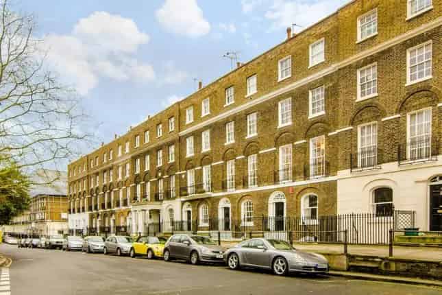 Four Bedroom Grade II Listed House for Sale in Canonbury Square N1
