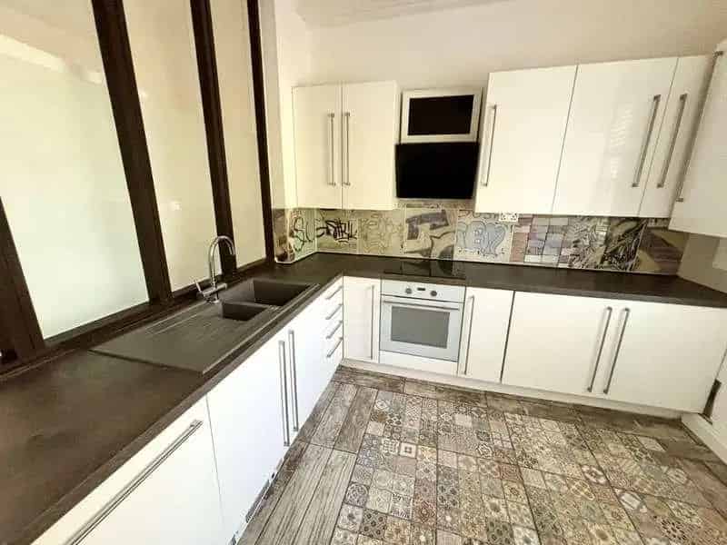 3 Bed House for Sale Near Local Amenities