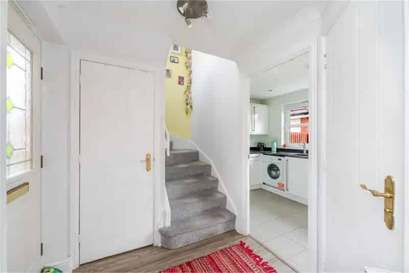 3 Bed Detached House with 2 Reception Rooms and Garage