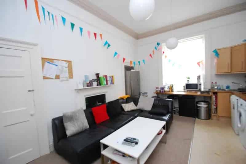 Furnished Bedroom in Shared Property Milsom Street Zero Deposit Guarantee