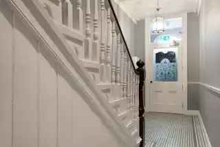 Luxury 2-Bedroom Furnished Apartment Near QUB and City Hospital