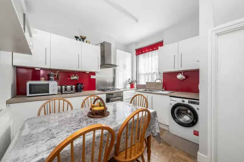 4 Bedroom Victorian Terrace House Near Elephant & Castle
