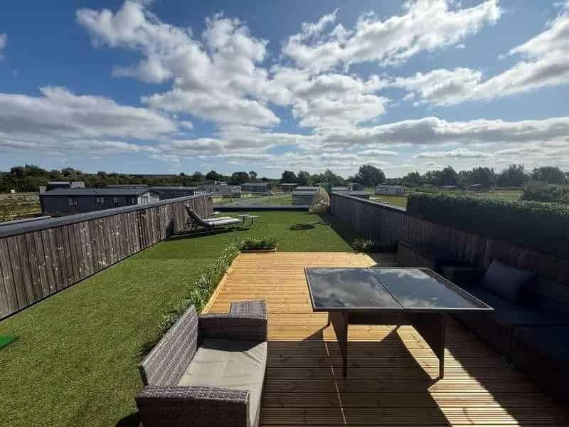 2 Bed Fully Furnished Park Home with Countryside Views