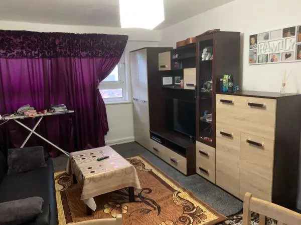 Flat For Rent in Leeds, England