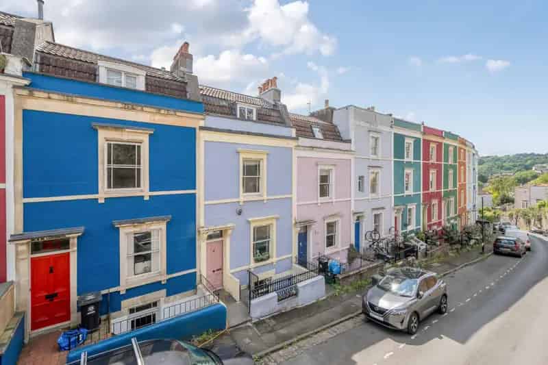 4 Bedroom Victorian Terraced House with Harbour Views