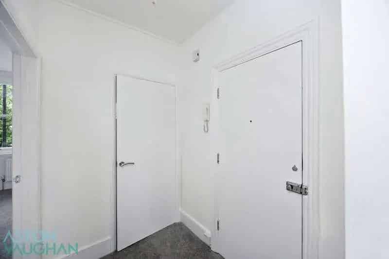 2 Bed Flat for Sale Hove - Stylish Apartment Near Station and Beach