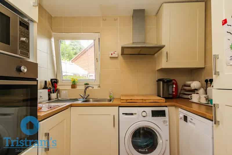 2 Bedroom Semi-Detached Bungalow House to Rent