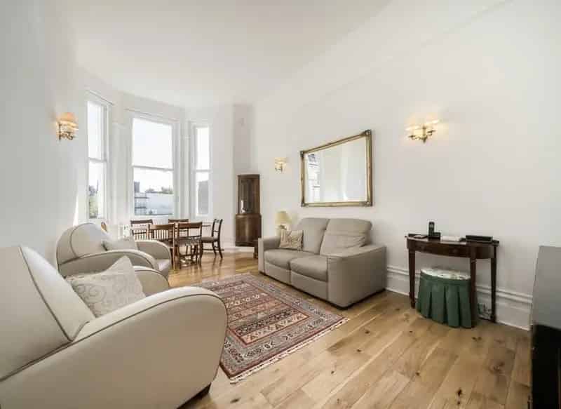 Two Bedroom Victorian Apartment Kensington High Street