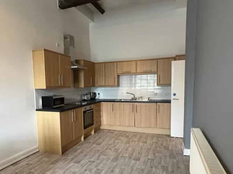 1 Bedroom Flat Bradford Modern Apartment 646 sq ft