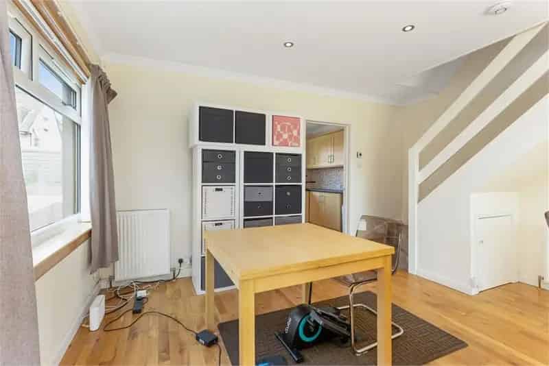 3 Bed House Detached with 1 Reception Room Garage Gardens