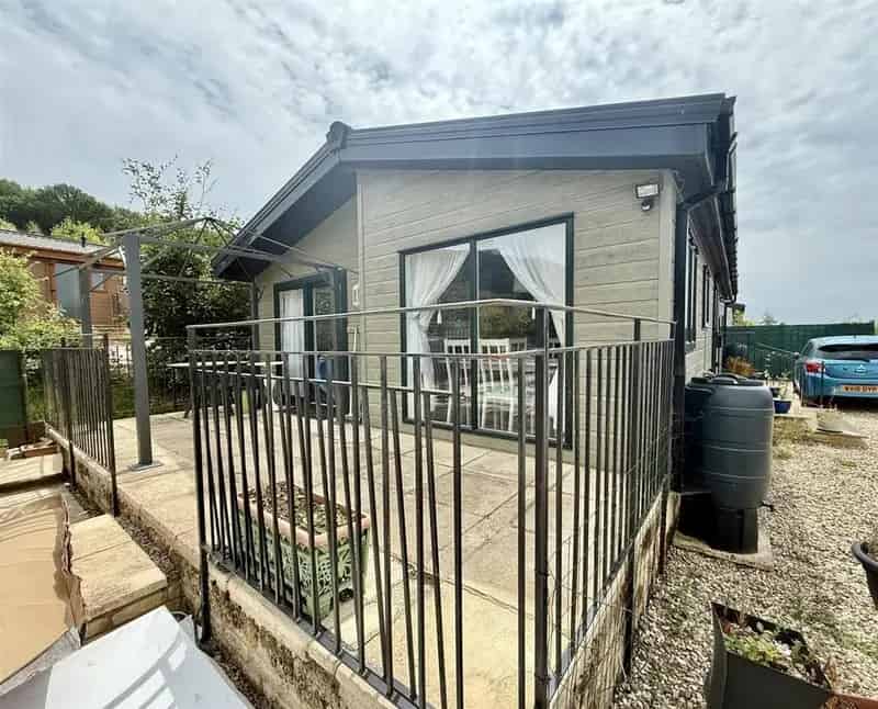 2 Bedroom Park Home for Sale in Rural Setting