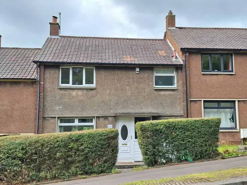 Three Bedroom Mid Terraced Villa Near Chapel Level