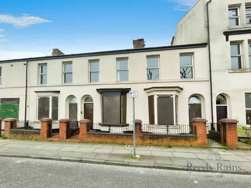 2 Bedroom Mid Terrace House - Full Renovation Project